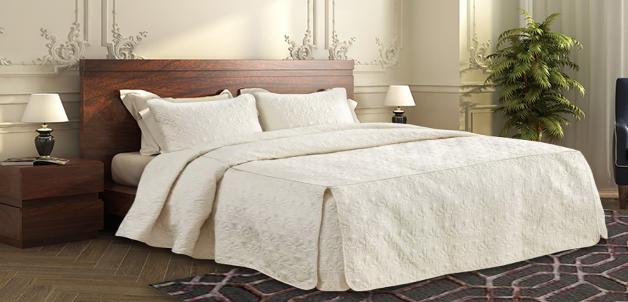  Cozy Bedspread Image